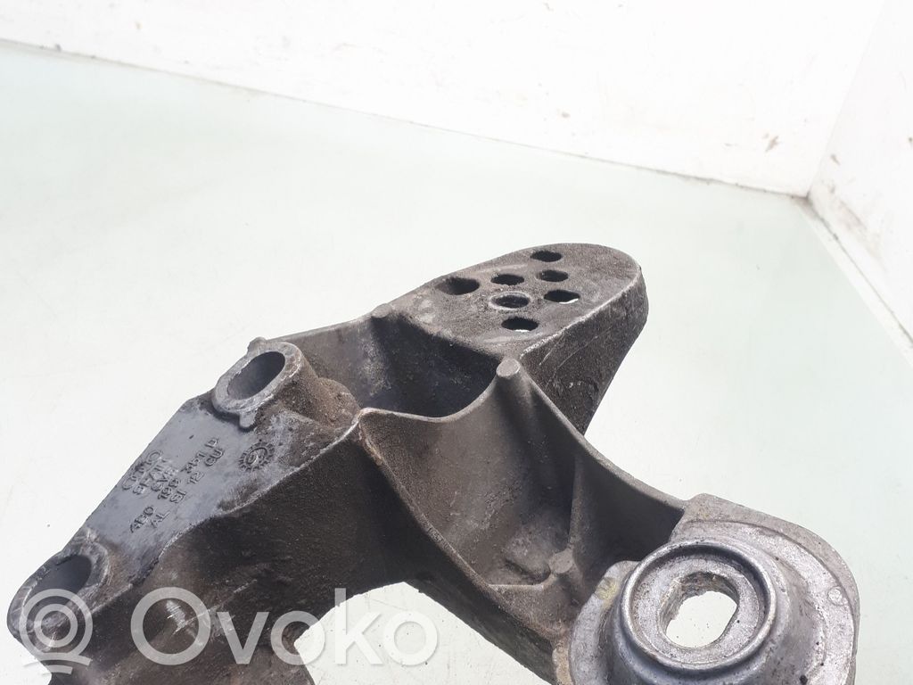 Audi A6 S6 C5 4B Engine mounting bracket 