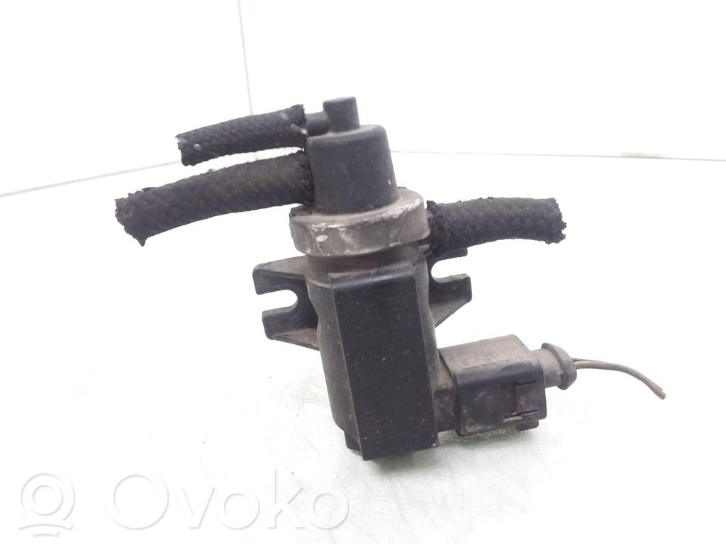 Volkswagen Golf IV Solenoid supapă turbosuflantă 