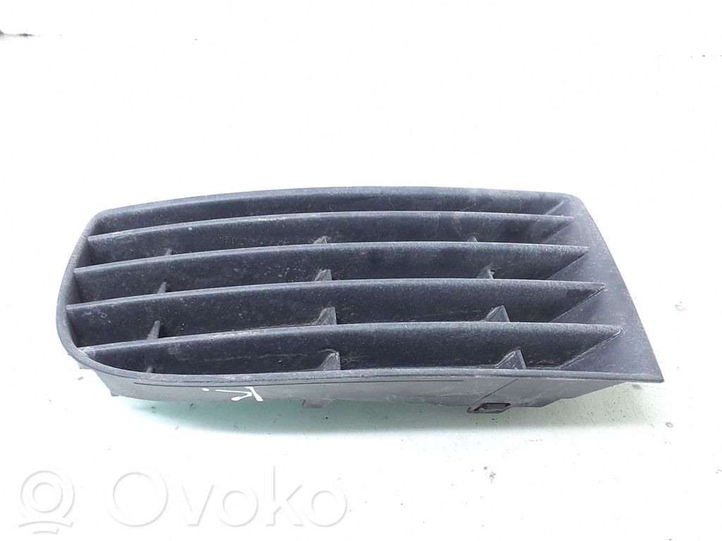Volkswagen Golf V Kratka dolna zderzaka przedniego 