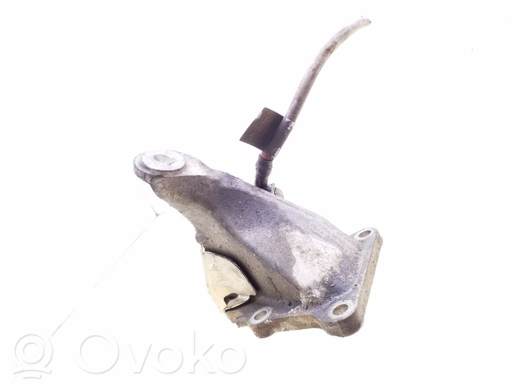 BMW 3 E46 Engine mounting bracket 