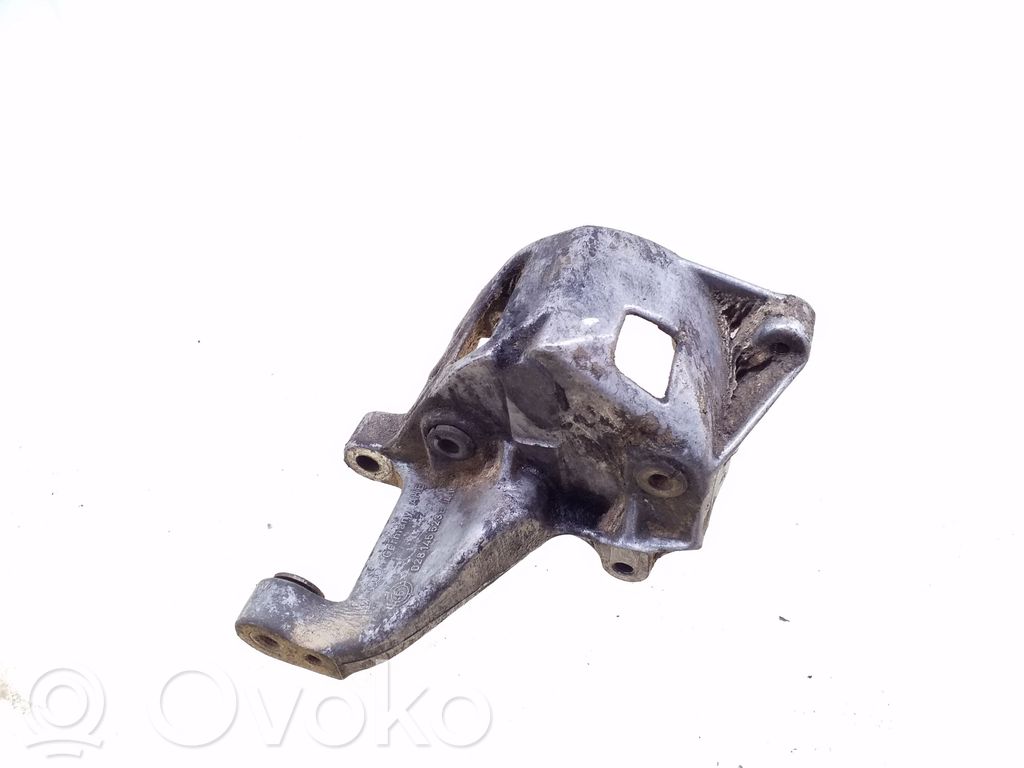 Volkswagen PASSAT B4 Power steering pump mounting bracket 