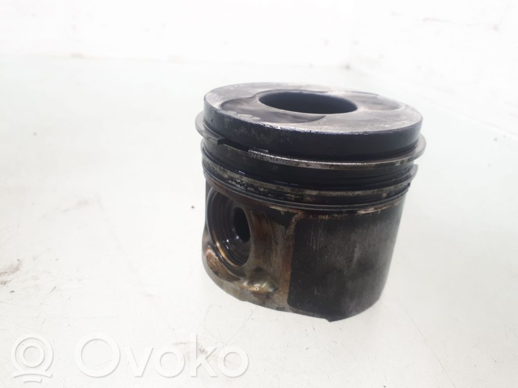 Opel Vectra C Поршень (поршни) 