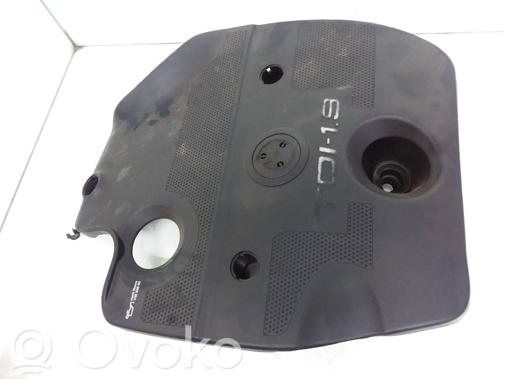Volkswagen Golf IV Couvercle cache moteur