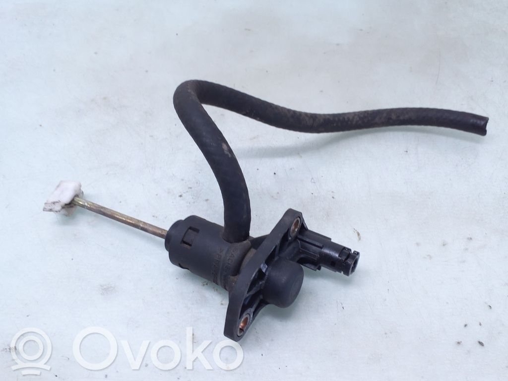 Audi A4 S4 B6 8E 8H Kytkimen apusylinteri 