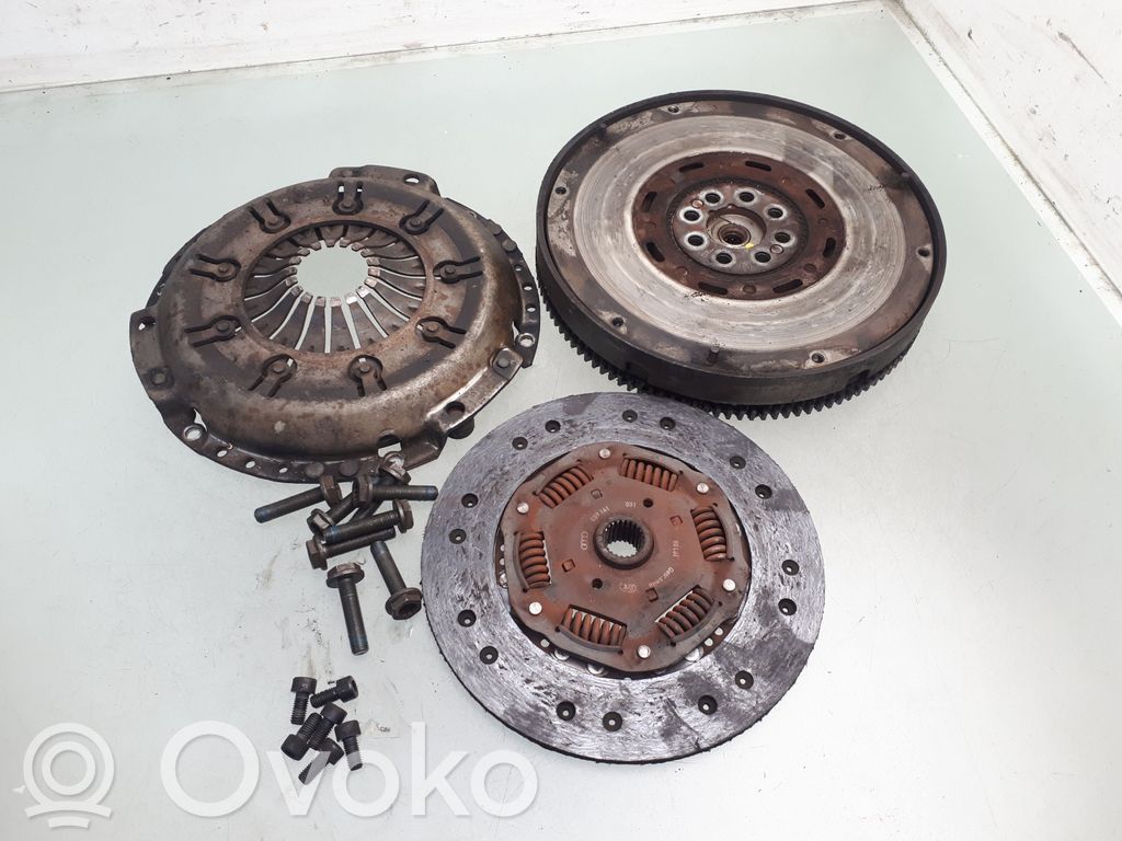 Audi A4 S4 B5 8D Sankabos komplektas 