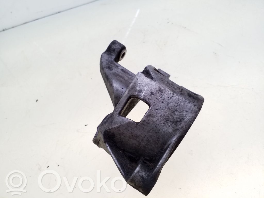 Volkswagen Sharan Power steering pump mounting bracket 