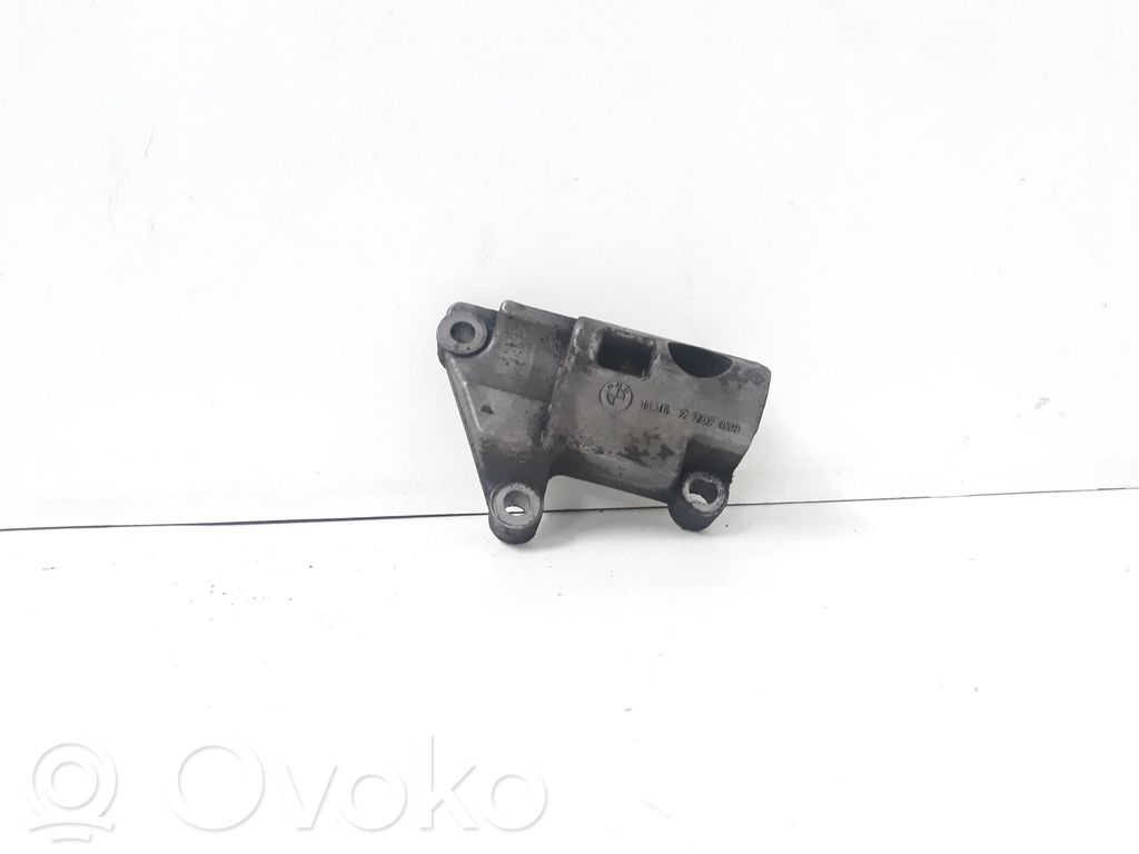 BMW 5 E39 Generator/alternator bracket 