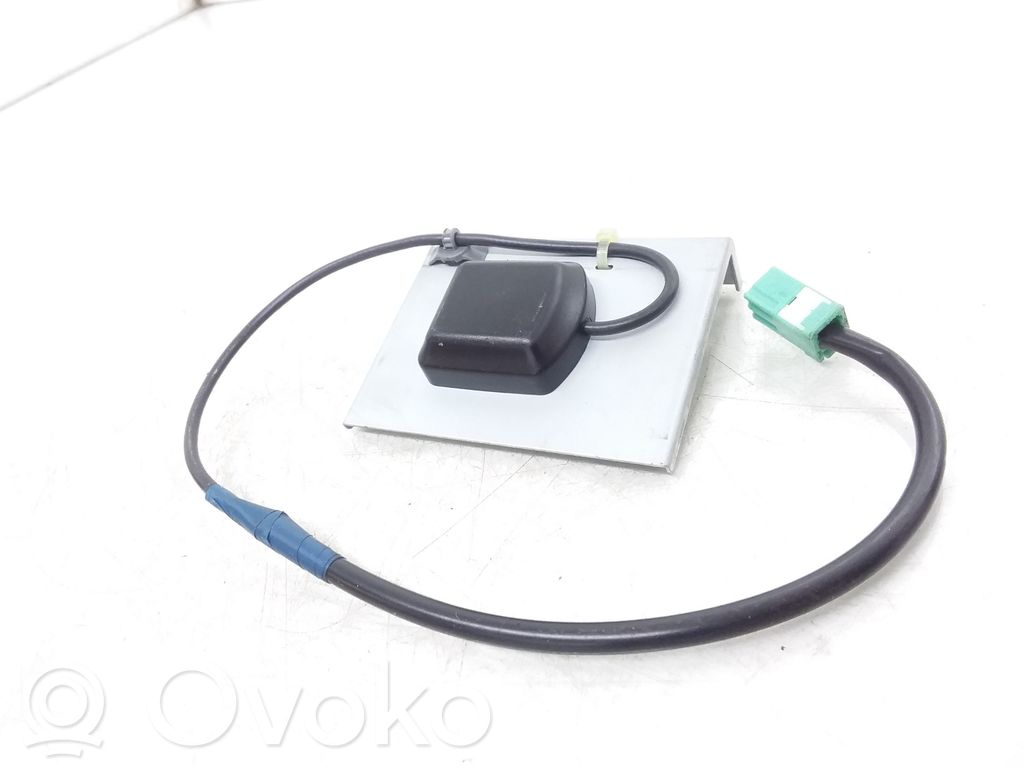 Subaru Outback GPS-pystyantenni 