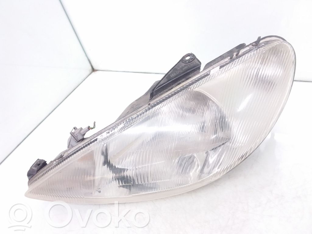 Peugeot 206 Lampa przednia 