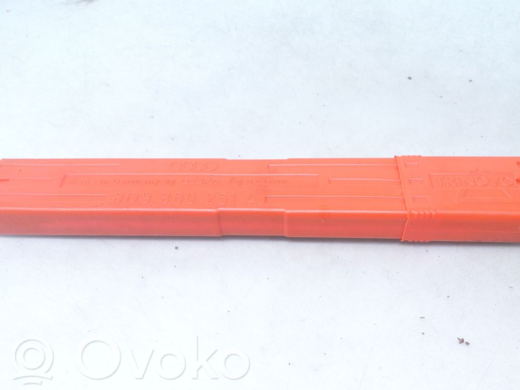 Volkswagen Golf V Varoituskolmio 
