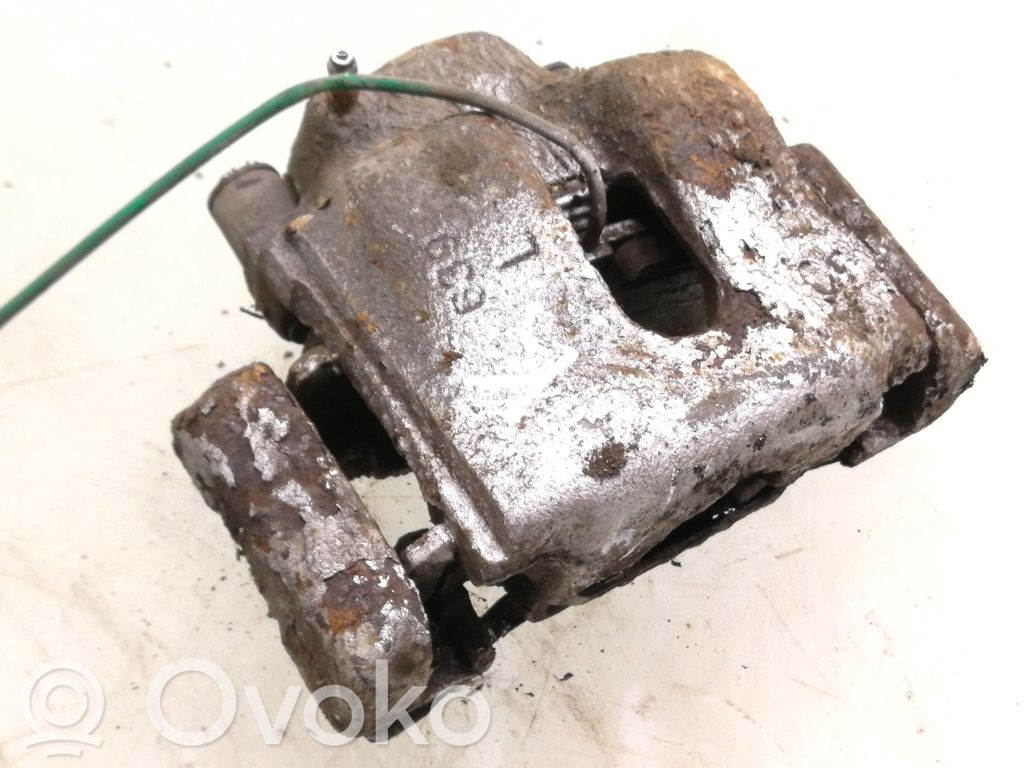 Caliper de freno delantero