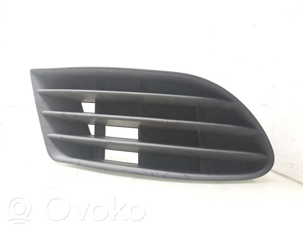 Volkswagen Golf Plus Front bumper lower grill 