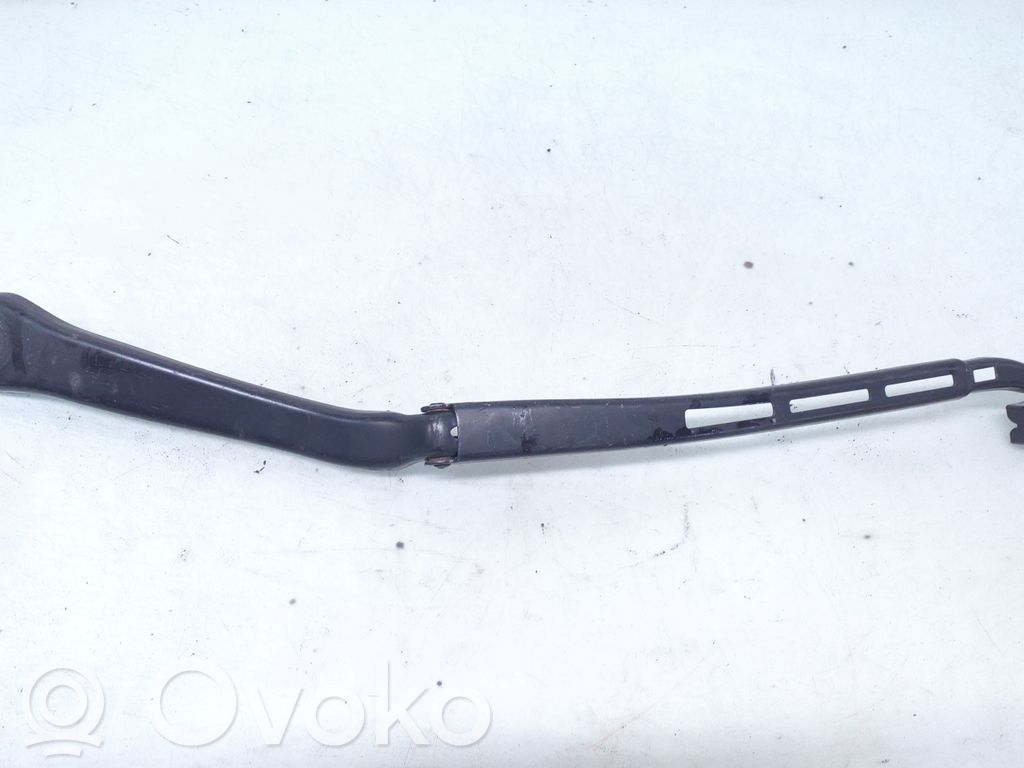 BMW 3 E90 E91 Front wiper blade arm 