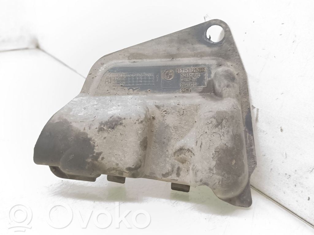 BMW 3 E90 E91 Etulokasuojan suojien kiinnike 