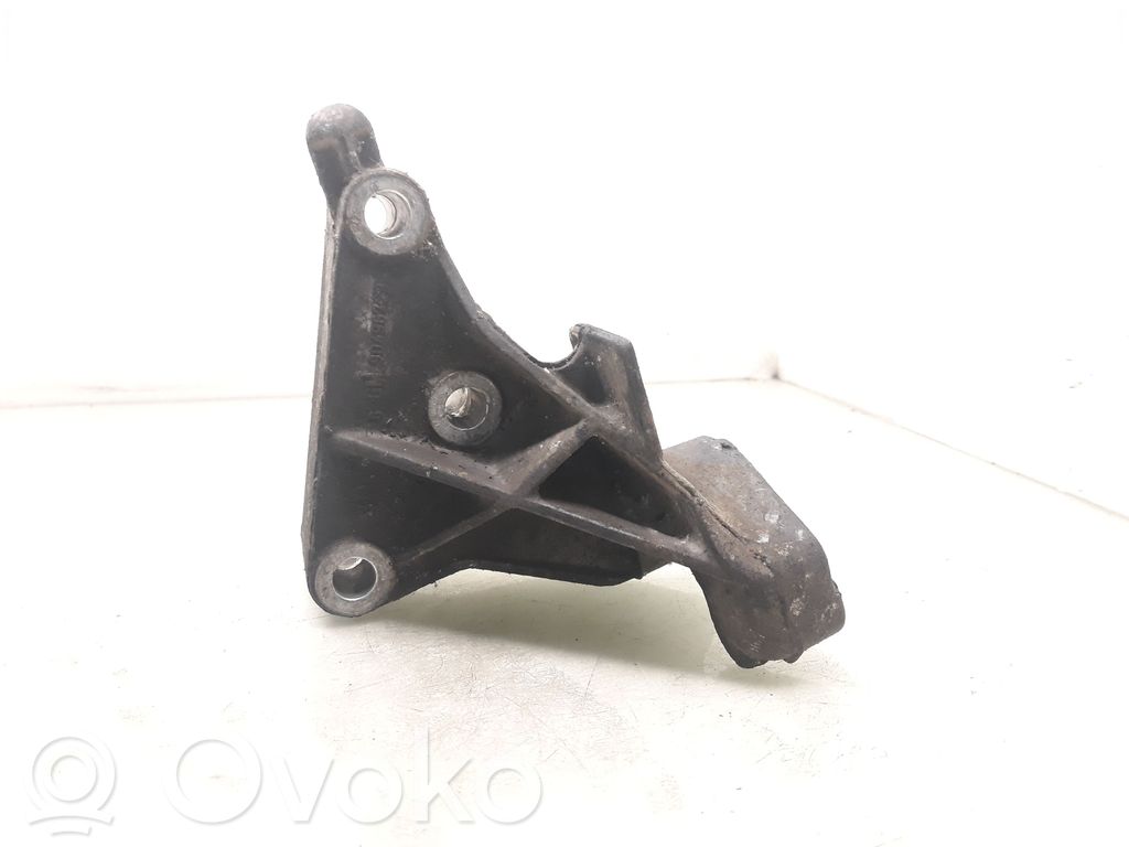 Opel Vectra B Engine mounting bracket 