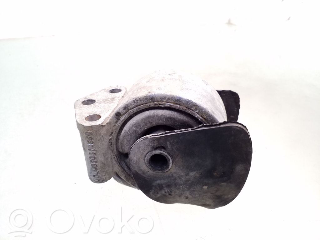 Volvo S40, V40 Engine mount bracket 