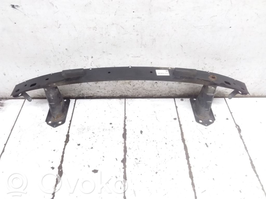 BMW 1 E81 E87 Priekšpusē bampera sija / balka 