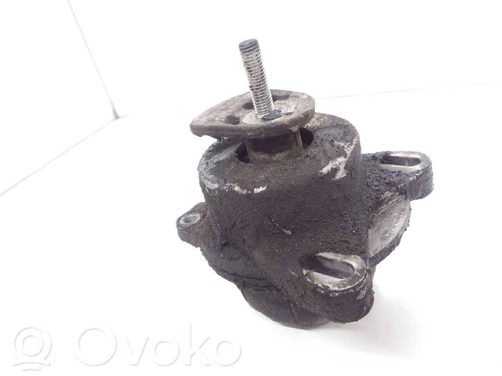Soporte de montaje del motor   4C116A002AD