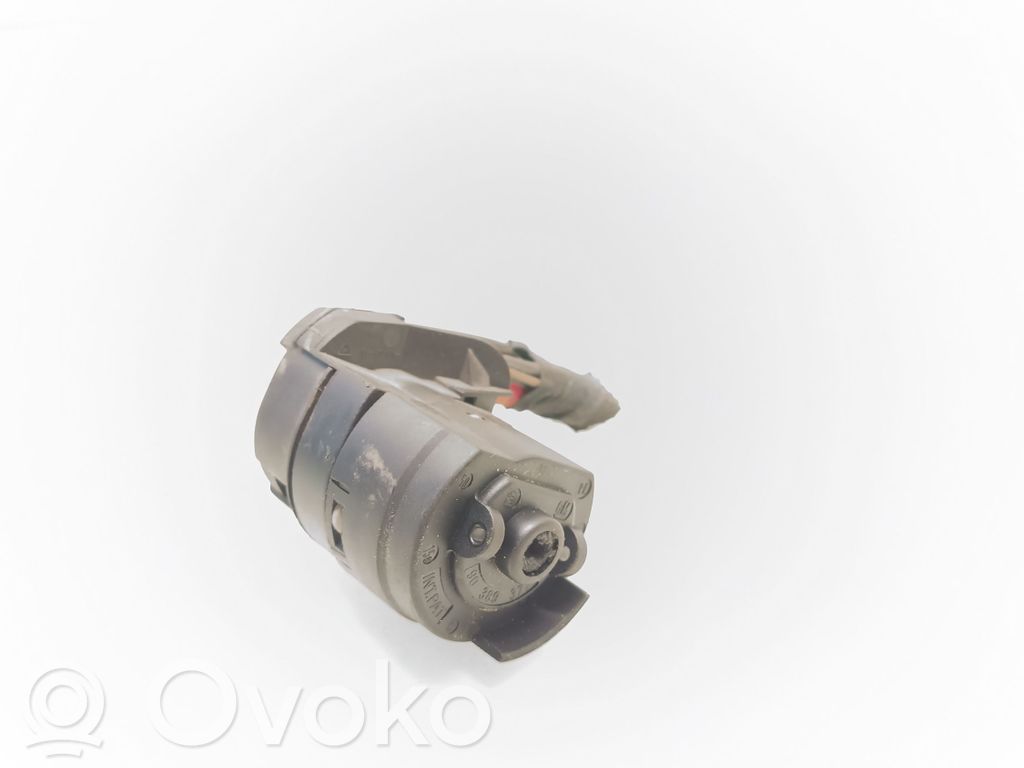 Opel Omega B1 Virtalukon kytkin 