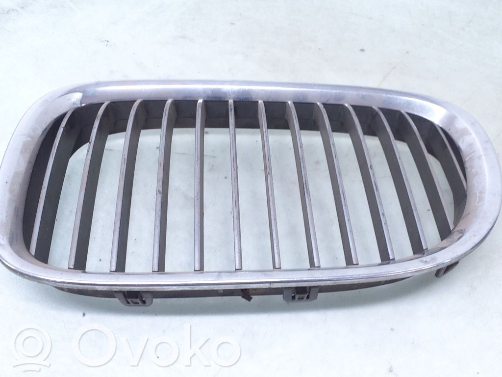 Front bumper upper radiator grill   10627110,51137211657,7211657