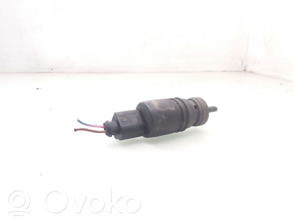Mercedes-Benz CLS C219 Windscreen/windshield washer pump 