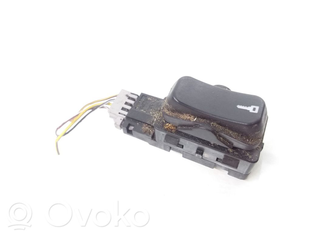 Interrupteur de verrouillage centralisé   4617593