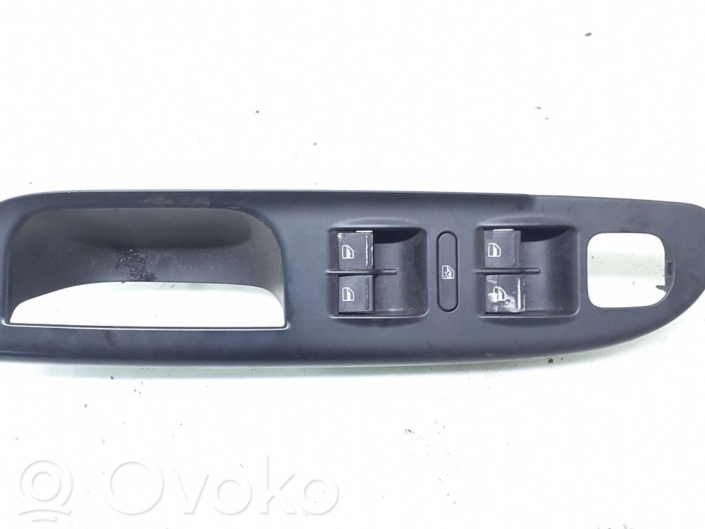 Volkswagen PASSAT B6 Interruttore di controllo dell’alzacristalli elettrico