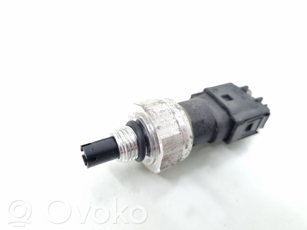 Tesla Model S Air conditioning (A/C) pressure sensor 