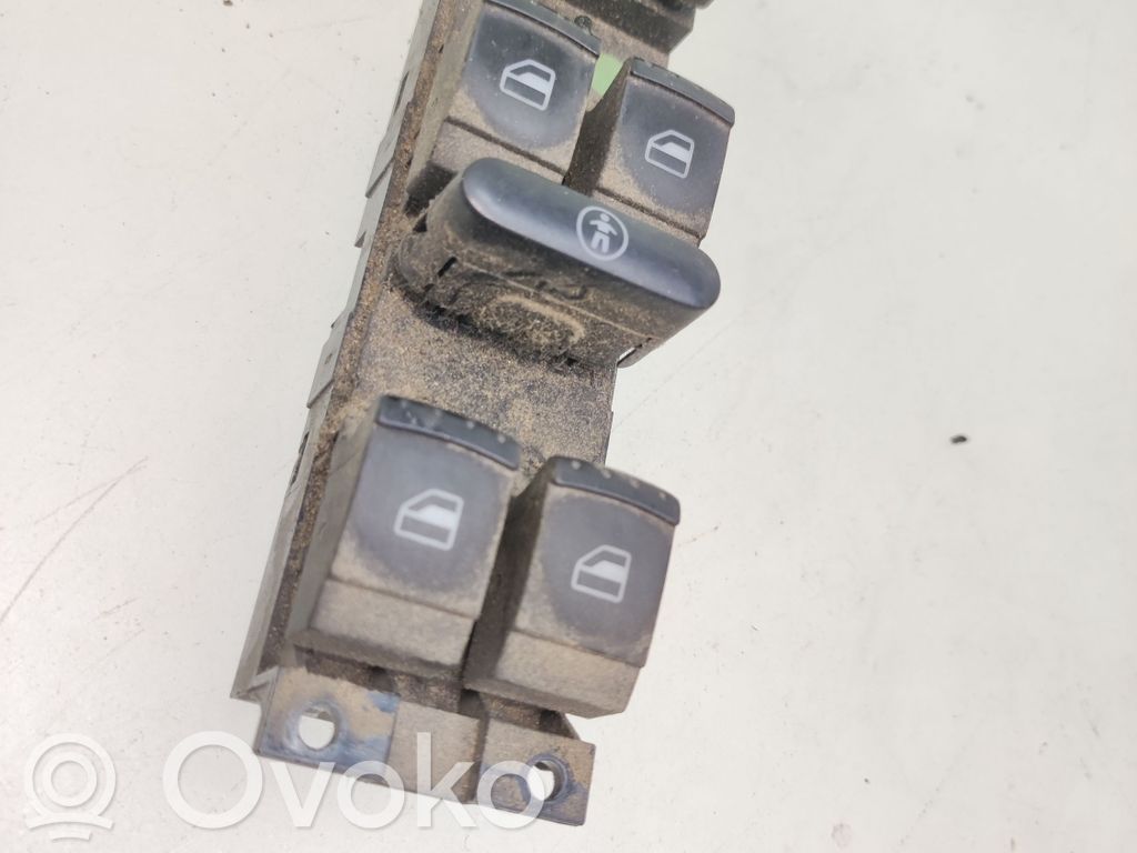 Electric window control switch   7M5959857B