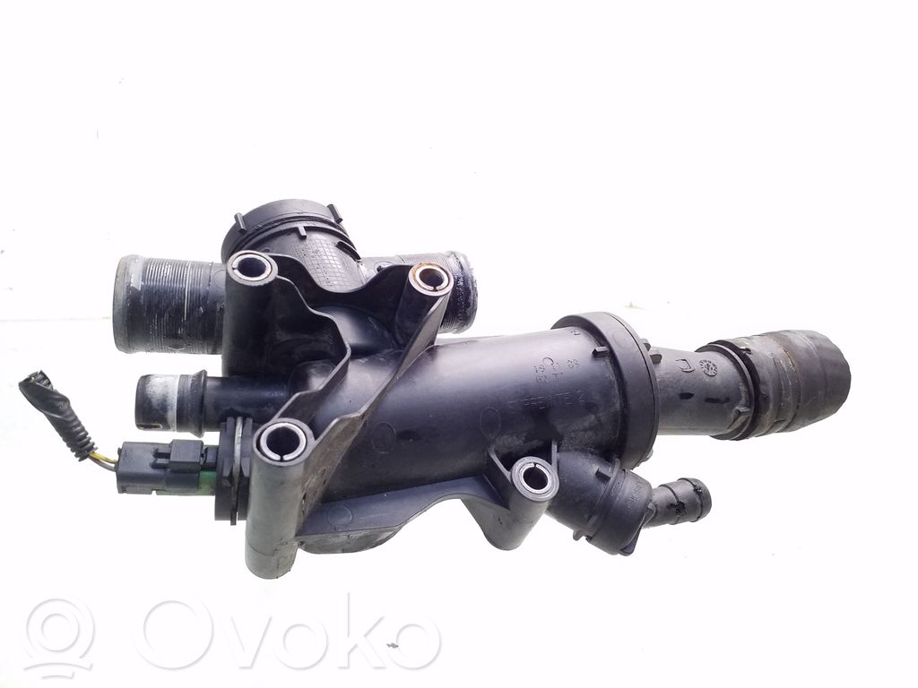Ford Mondeo MK IV Termostaatin kotelo 