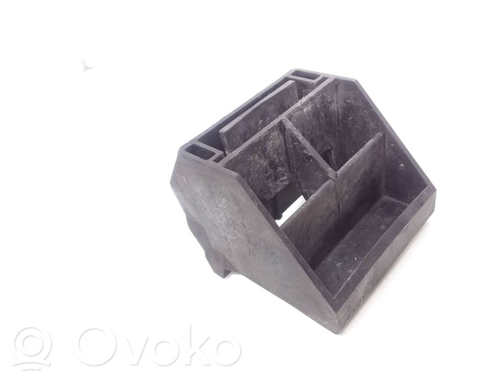 Fixation de radiateur   4715021,17114715021