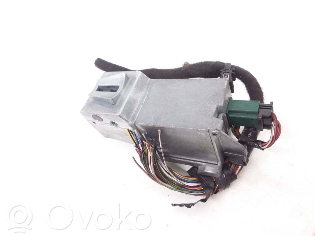 Ford Focus Ohjauspyörän lukitus 