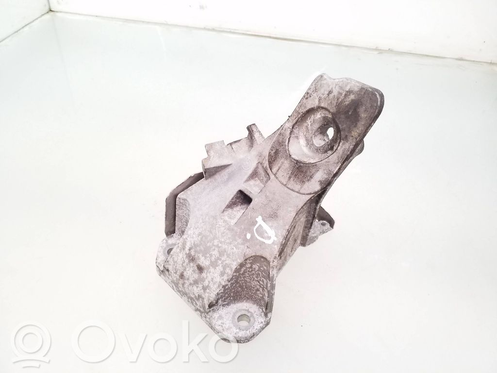 Engine mounting bracket   6774178,22116774178