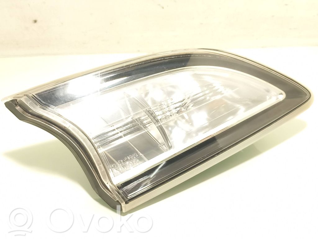 Mazda 3 II Lampy tylnej klapy bagażnika 