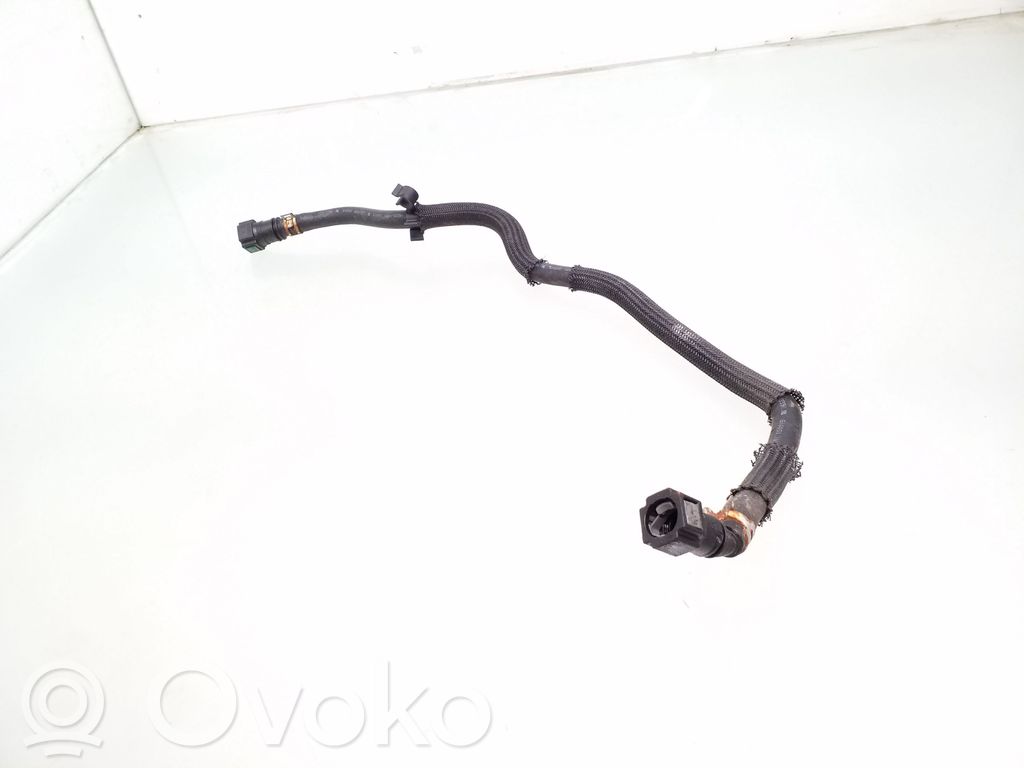 Nissan Pulsar Conductă/furtun lichid de răcire motor 