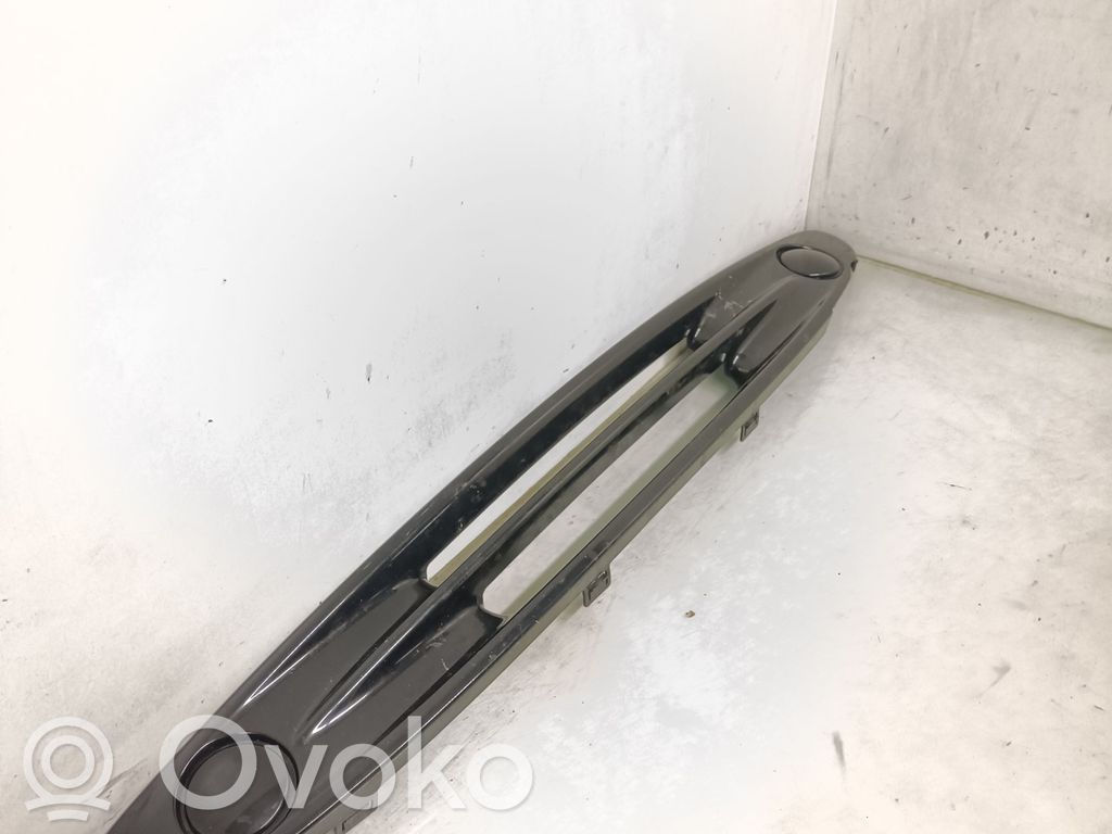 Smart ForTwo I MC01 Etupuskurin ylempi jäähdytinsäleikkö 