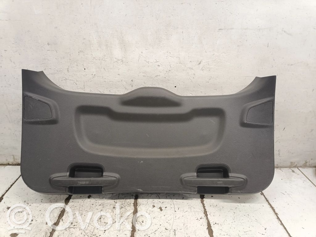 Ford Focus Moldura de la puerta trasera 