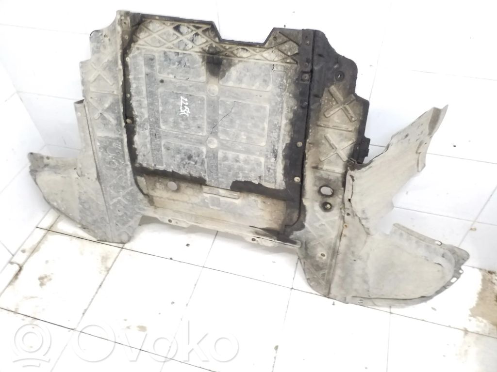 Opel Vectra C Placa protectora/protector antisalpicaduras motor 