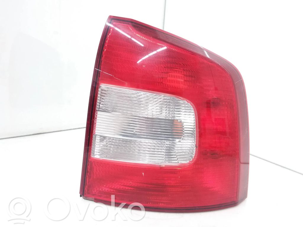 Skoda Octavia Mk2 (1Z) Galinis žibintas kėbule 