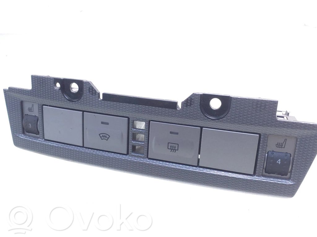 Ford Focus Windscreen/window heater switch 