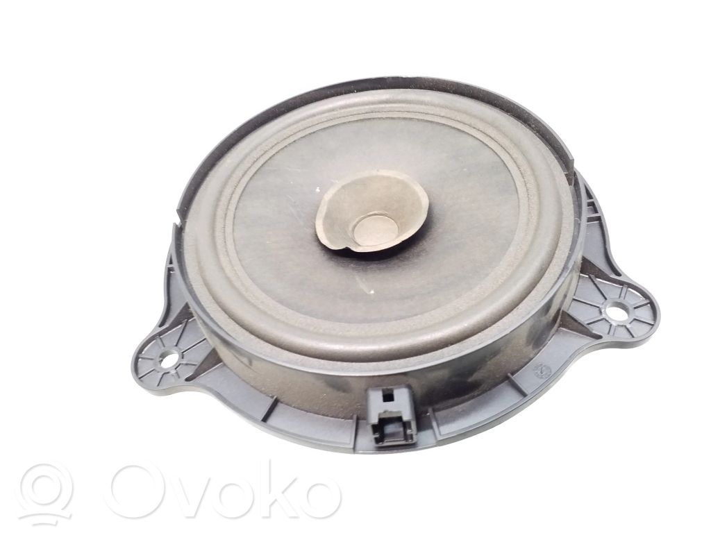 Takaoven kaiutin   281569U00A,281569U00A