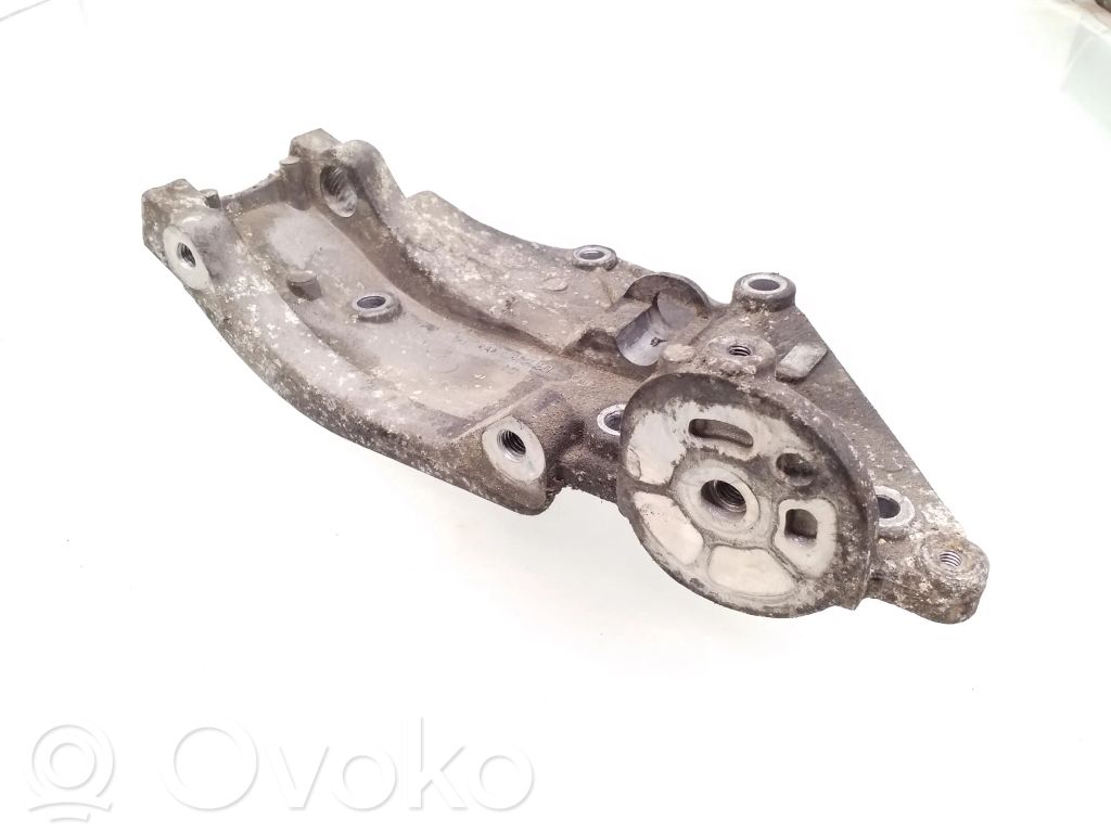 Peugeot 407 Supporto del generatore/alternatore