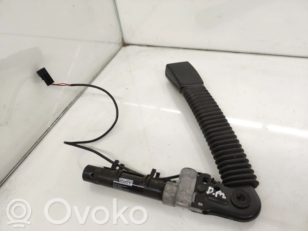 Etuistuimen turvavyön solki   7065848