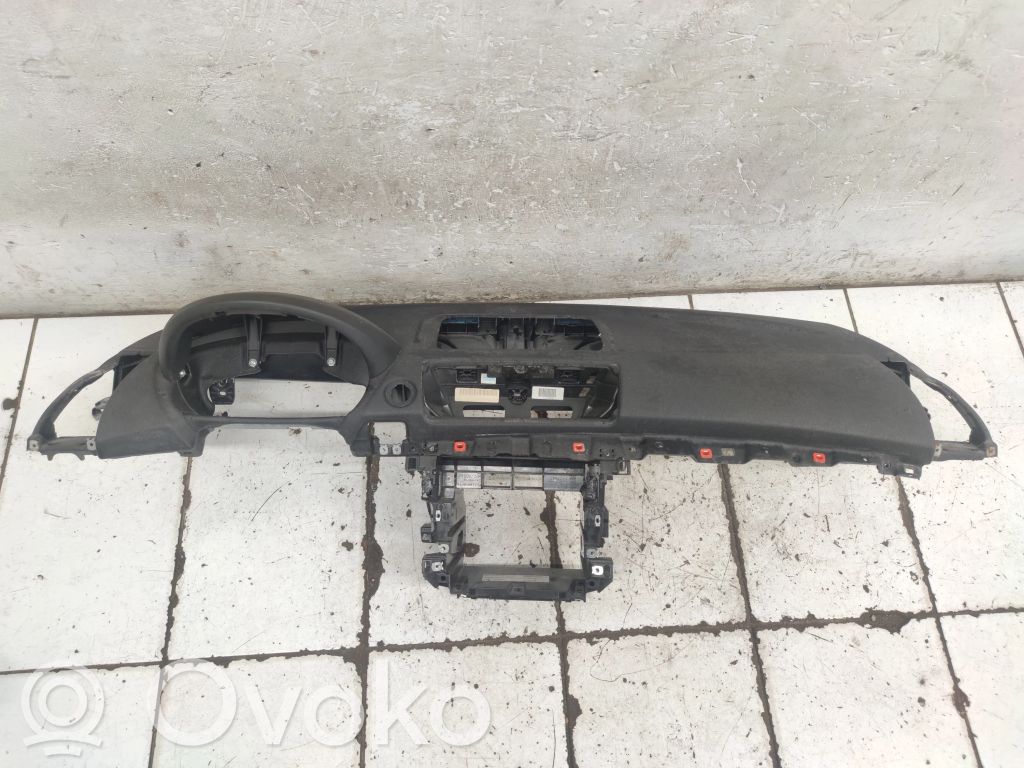 Dashboard   30351171D,397066870064