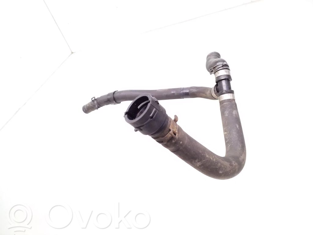 Volkswagen Golf VII Tubo flessibile del liquido di raffreddamento del motore