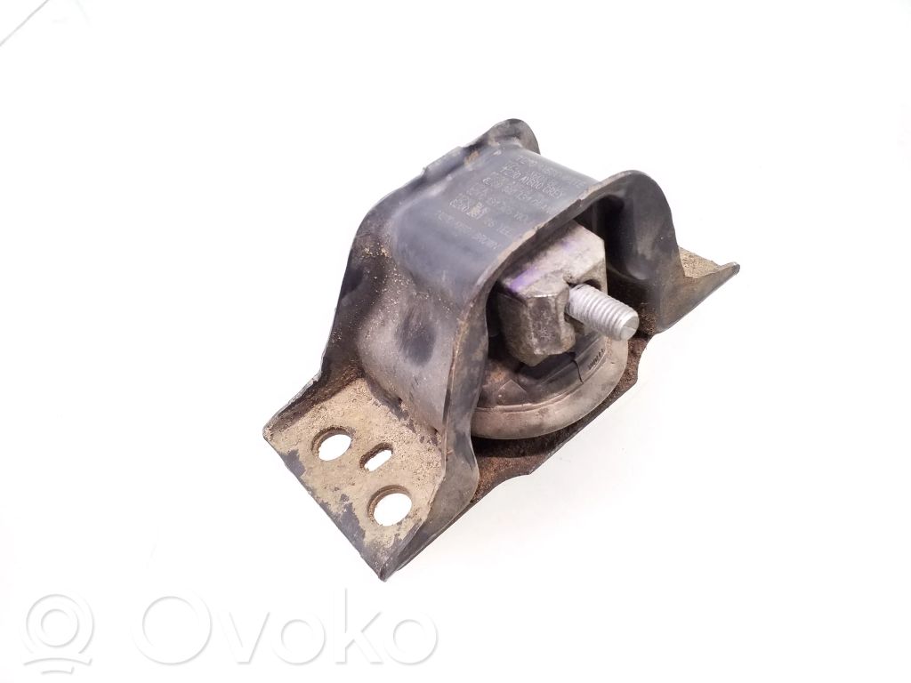 Engine mount bracket   8200131305,8200140431,8200281186