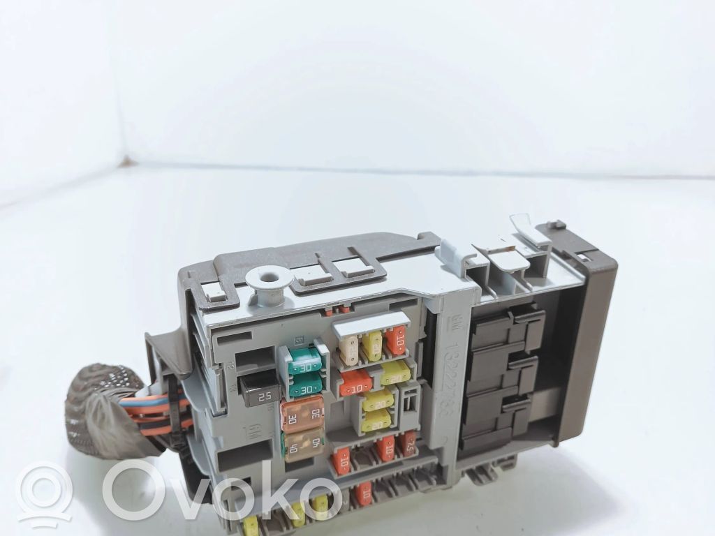 Módulo de fusible   13222786