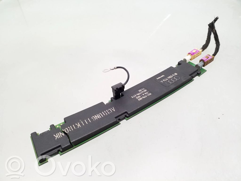 Audi A4 S4 B6 8E 8H Pystyantennivahvistin 