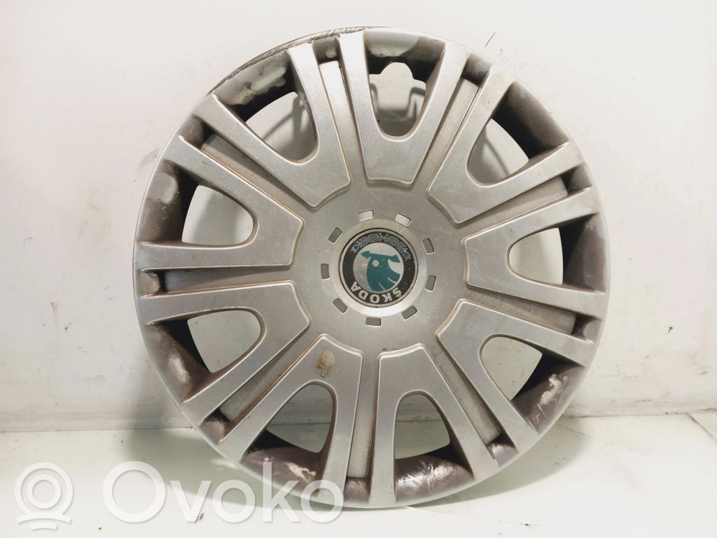 Skoda Octavia Mk2 (1Z) Enjoliveurs R15