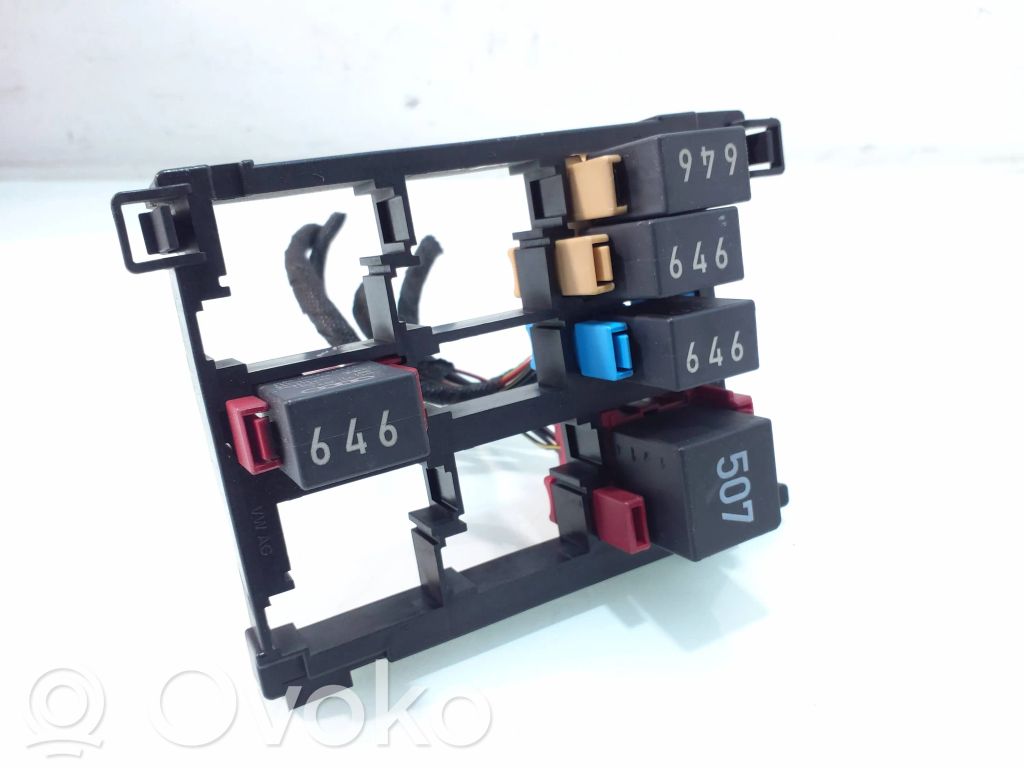 Volkswagen Touran II Fuse module 